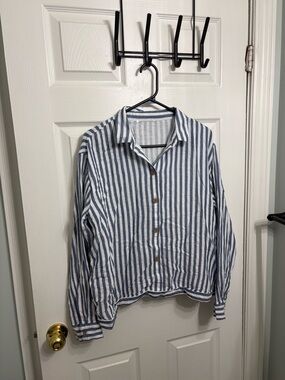 Womens button down top white navy stripe